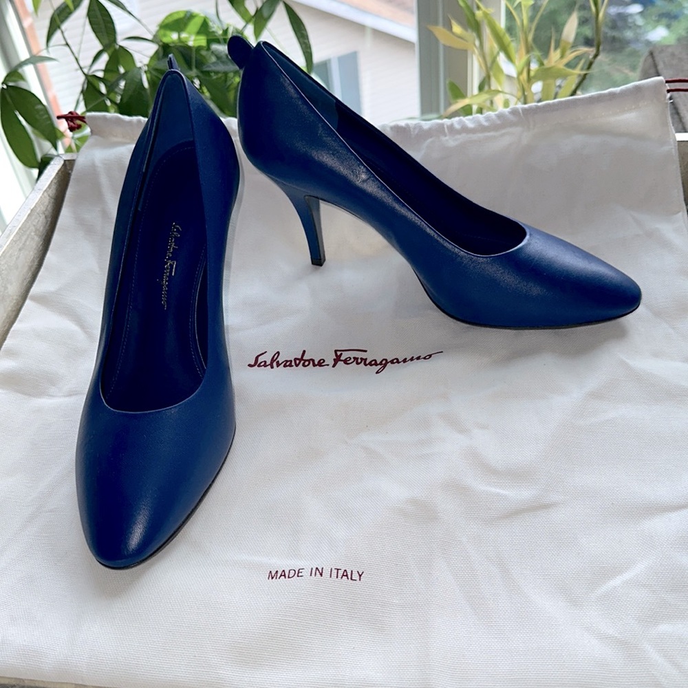 NEW Ferragamo Leather Pump